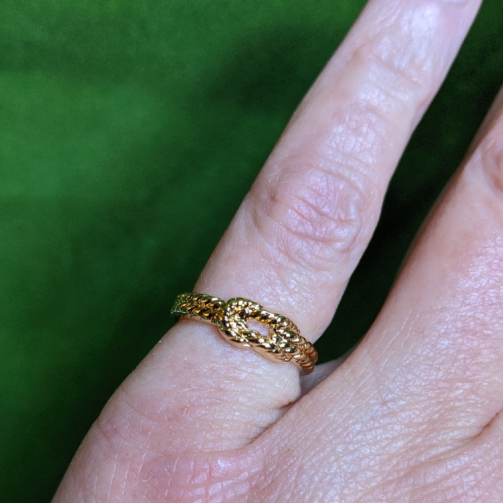 AVON Vintage Golden Knot Pinky Ring, Sz 5, NOS